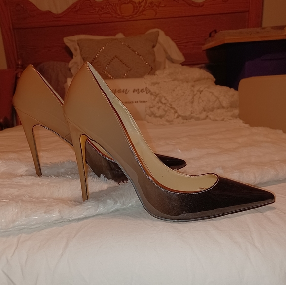 Shoes - Tan and black ombre heels